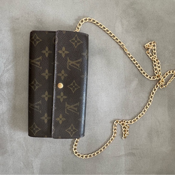 Louis Vuitton Black and Gold Monogram Wallet on Chain - Picture 2 of 12